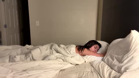 mycreamydreams online show from January 24, 2025, 9:49 am