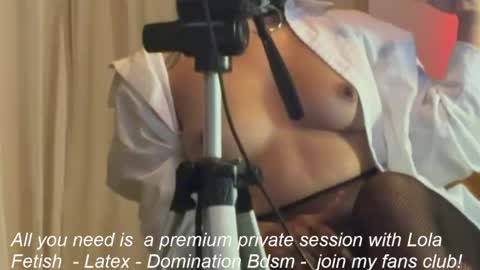 Lola online show from April 19, 2026, 9:39 pm