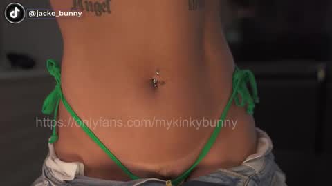 jacke BUNNY online show from November 14, 2025, 9:46 pm