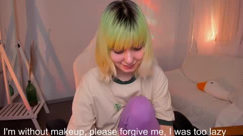 MylaFlores online show from December 5, 2024, 1:36 am