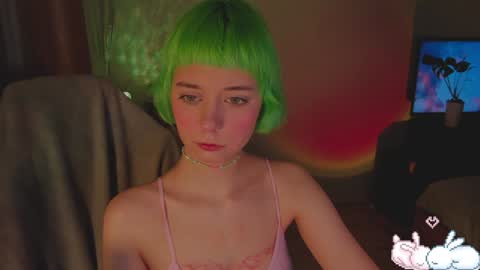 MylaFlores online show from January 31, 2025, 2:04 am