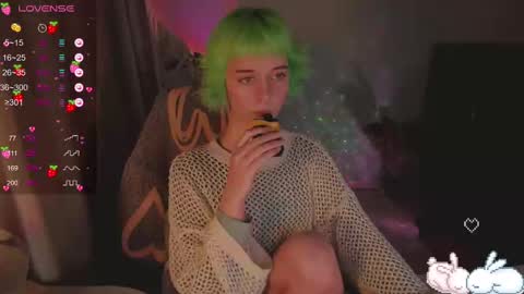 MylaFlores online show from February 14, 2025, 10:04 pm