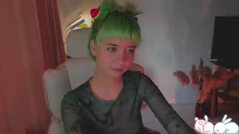 MylaFlores online show from March 1, 2025, 4:37 am