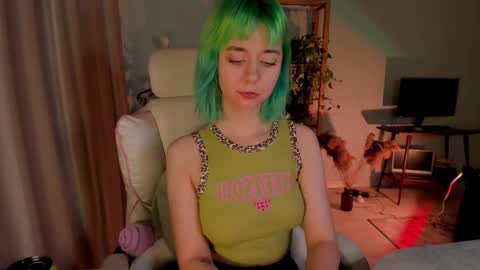 MylaFlores online show from October 12, 2025, 3:38 am