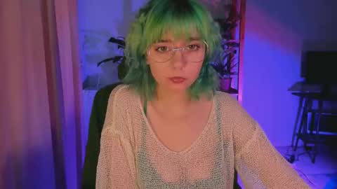 MylaFlores online show from November 17, 2025, 5:02 am