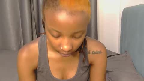 myline_ online show from April 12, 2026, 3:44 am