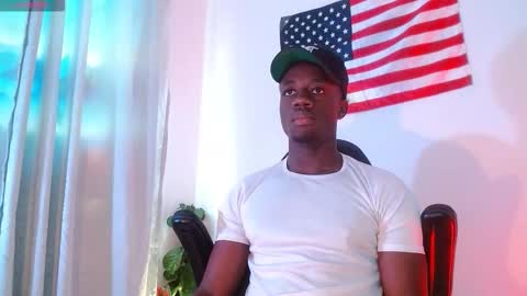 Snapshot of mylowallacee chatting on November 15, 2025, 5:09 pm Mylo Wallace online show from November 15, 2025, 5:09 pm