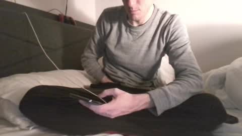 Felt like showing off online show from April 7, 2026, 4:46 am