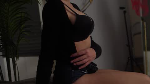 mypassion_ online show from March 4, 2026, 3:40 pm