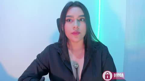 Bella online show from October 10, 2025, 5:50 am