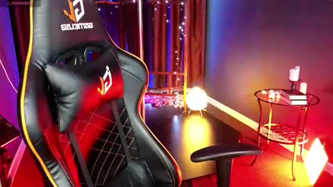 mystery_mary online show from November 22, 2025, 12:04 pm