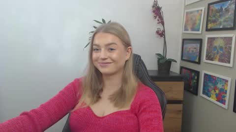 Snapshot of mysteryericax chatting on October 3, 2025, 8:33 am Erica online show from October 3, 2025, 8:33 am