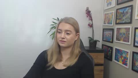 Snapshot of mysteryericax chatting on October 14, 2025, 8:04 am Erica online show from October 14, 2025, 8:04 am