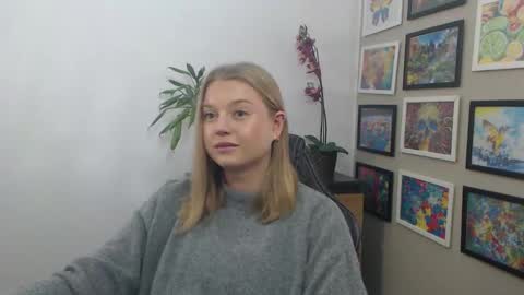 Snapshot of mysteryericax chatting on October 23, 2025, 8:02 am Erica online show from October 23, 2025, 8:02 am