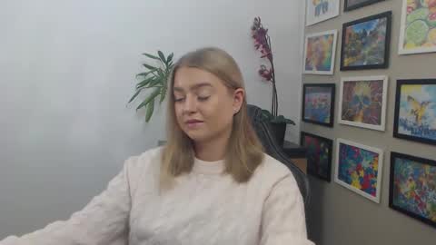 Snapshot of mysteryericax chatting on October 27, 2025, 8:40 am Erica online show from October 27, 2025, 8:40 am