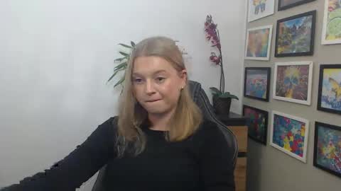 Snapshot of mysteryericax chatting on October 30, 2025, 11:00 am Erica online show from October 30, 2025, 11:00 am