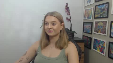 Snapshot of mysteryericax chatting on November 10, 2025, 3:22 pm Erica online show from November 10, 2025, 3:22 pm