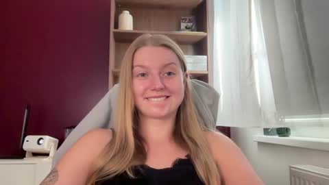 Snapshot of mysteryericax chatting on June 29, 2026, 7:36 am Erica online show from June 29, 2026, 7:36 am