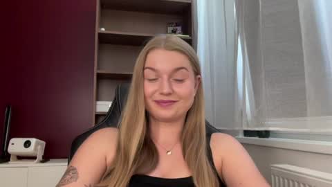 Snapshot of mysteryericax chatting on July 16, 2026, 12:33 pm Erica online show from July 16, 2026, 12:33 pm