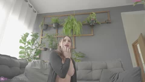 Mystic Bunny online show from October 18, 2025, 3:02 pm