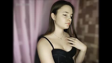 Leya online show from February 24, 2026, 7:34 pm