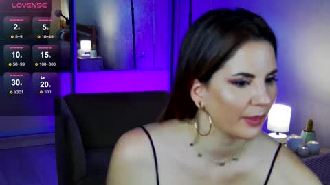 Angeline online show from November 25, 2025, 6:30 pm