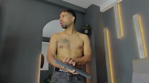 mystrongsubmissive online show from November 9, 2025, 12:25 pm