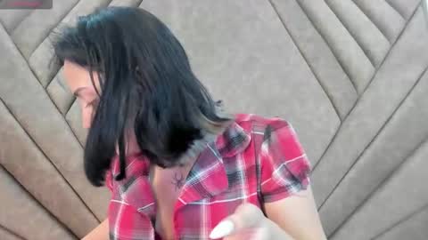 mythicall_girll online show from November 3, 2025, 7:26 pm