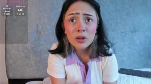 mythicall_girll online show from November 5, 2025, 7:58 pm