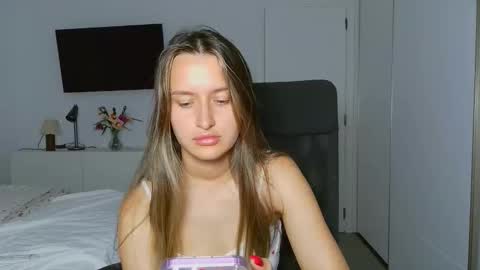 Snapshot of n0names chatting on October 19, 2025, 6:08 pm Eva online show from October 19, 2025, 6:08 pm