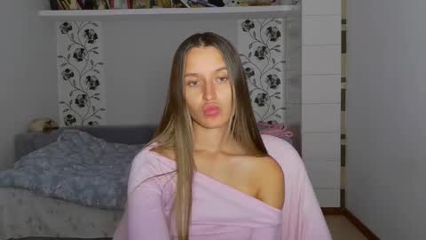 Snapshot of n0names chatting on November 7, 2025, 3:56 pm Eva online show from November 7, 2025, 3:56 pm