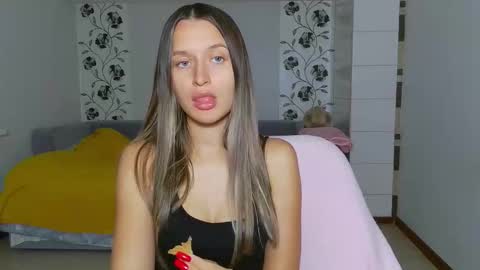 Snapshot of n0names chatting on November 9, 2025, 2:59 pm Eva online show from November 9, 2025, 2:59 pm