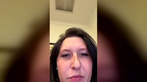 n0rmalgurl online show from May 12, 2026, 7:33 pm