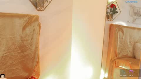 naamah_b online show from May 11, 2026, 2:34 pm