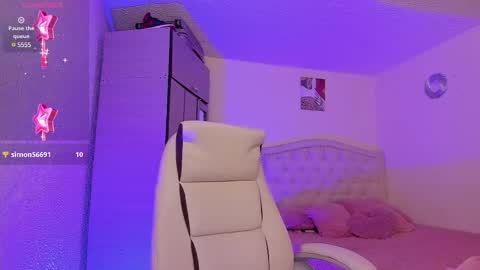 anny online show from March 4, 2025, 8:38 pm