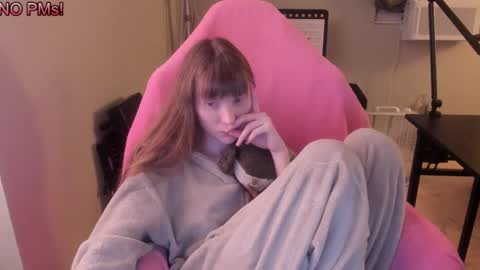 Natalie Marlo online show from October 8, 2025, 8:23 am