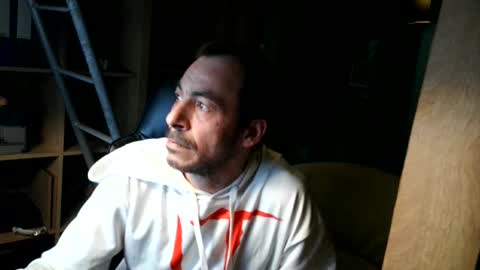 Snapshot of nadine0815 chatting on February 9, 2025, 8:56 pm Mario online show from February 9, 2025, 8:56 pm