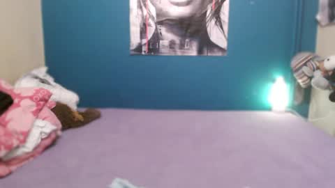 nadinnnea online show from April 14, 2026, 7:09 pm