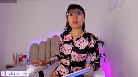 Snapshot of nahia_low chatting on September 18, 2025, 6:04 am Valeria online show from September 18, 2025, 6:04 am