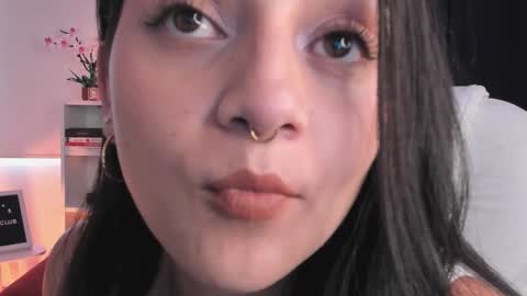 Snapshot of nahiapaws chatting on March 3, 2026, 9:53 pm Nahia INDEPENDENT MODEL P online show from March 3, 2026, 9:53 pm