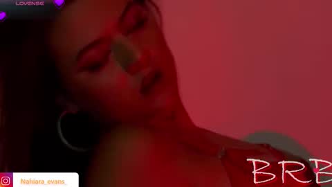 Snapshot of nahiara_evans_ chatting on October 15, 2025, 6:35 am NAHIARA EVANS online show from October 15, 2025, 6:35 am