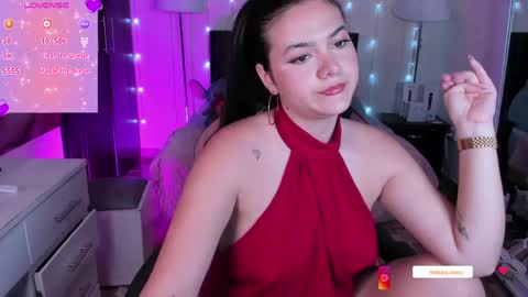 NAHIARA EVANS online show from April 12, 2026, 2:33 pm