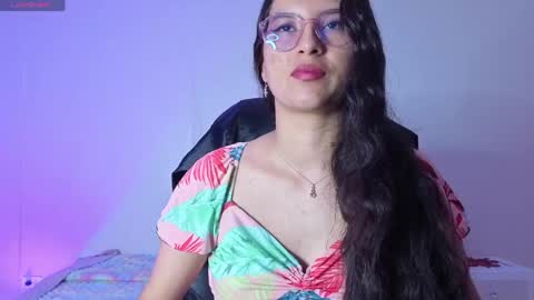 valeria online show from April 14, 2026, 7:42 pm