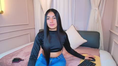 Nahomi online show from October 24, 2025, 7:54 pm