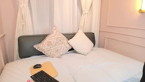 Nahomi online show from October 29, 2025, 7:59 pm