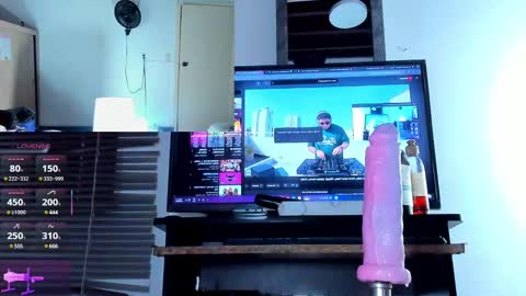 Snapshot of nahomidi_bello chatting on March 4, 2025, 6:07 pm online show from March 4, 2025, 6:07 pm