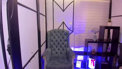 Nahomi online show from December 2, 2025, 4:18 am