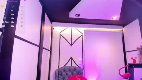 Nahomi online show from December 23, 2025, 4:43 am