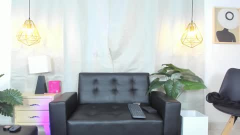 Nahomy Whitte online show from March 25, 2026, 12:33 pm