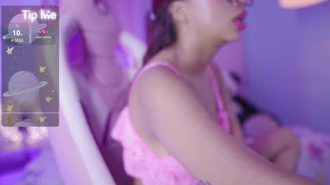 nahomy 2308 online show from March 19, 2026, 2:43 pm